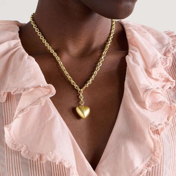 NWOT. $85 Roxanne Assoulin The Mini Puffy Heart Necklace in Gold Sz Small - Picture 4 of 11